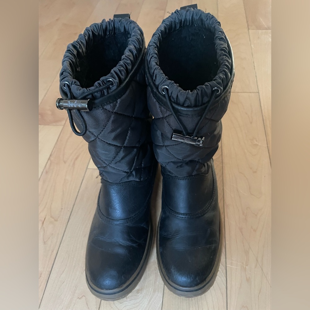 Women's Black Quilted Boots